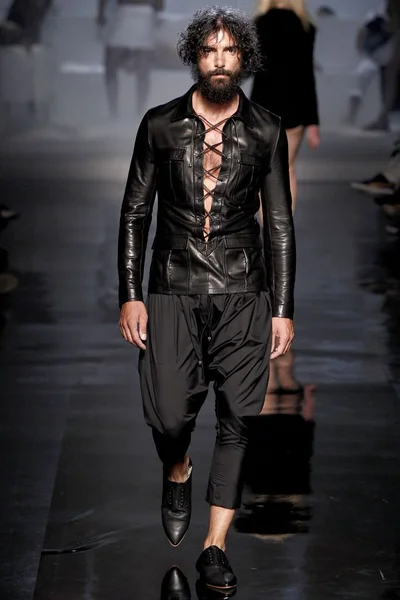 Look 4